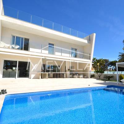 Villa de lujo vendida en Cabo Roig