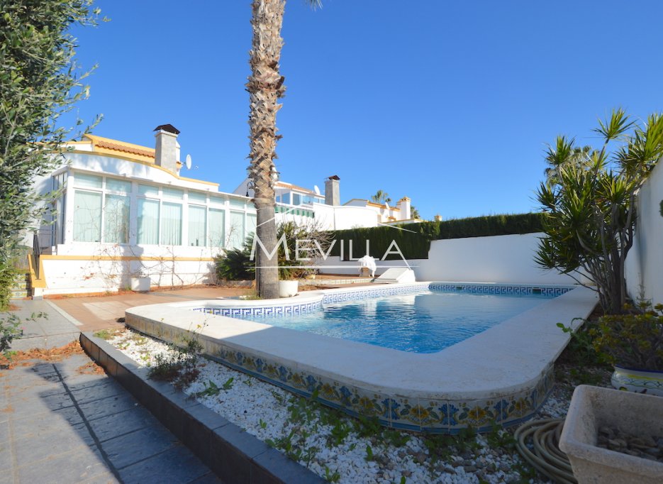 DETACHED VILLA WITH PRIVATE POOL IN PLAYA FLAMENCA