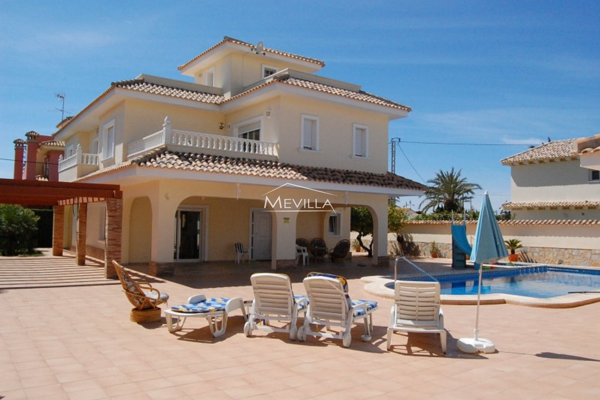 LUXURY VILLA WITH 6 BEDROOMS FOR SALE IN CABO ROIG