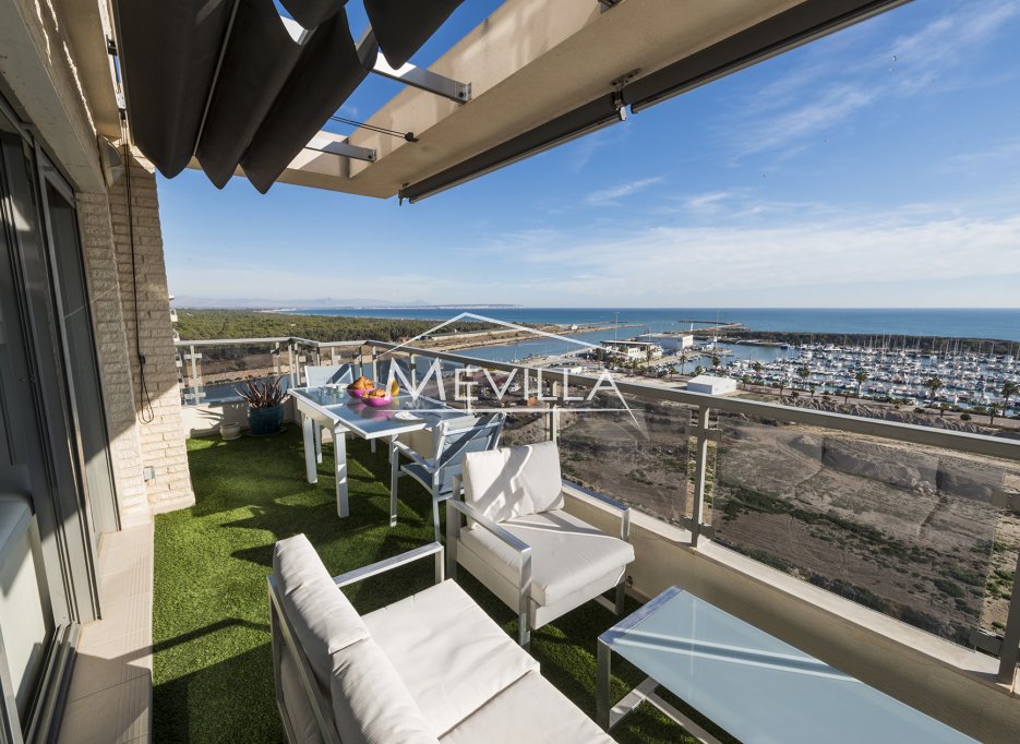 OPPORTUNITY! A LUXURY FRONTLINE PENTHOUSE WITH SPECTACULAR SEA VIEWS FOR SALE
