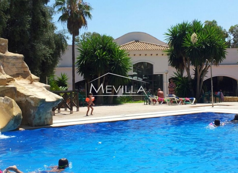 Townhouse in La Zenia, only a few meters from the beach for sale