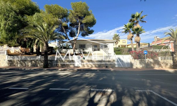 Chalet / Villa - Reventas - Orihuela Costa - LZ1059