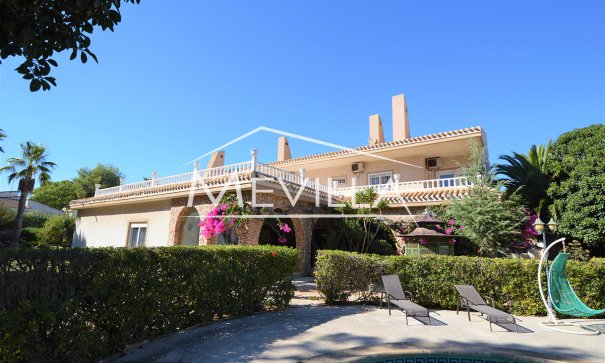 Chalet / Villa - Reventas - Orihuela Costa - LZ585