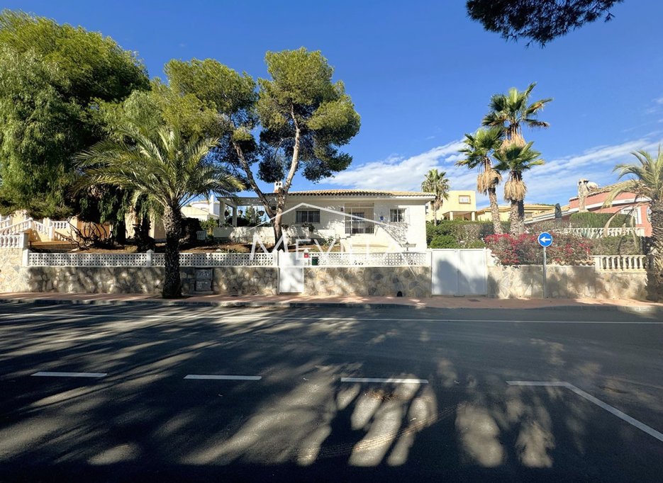 Resales - Villa - Orihuela Costa - La Zenia