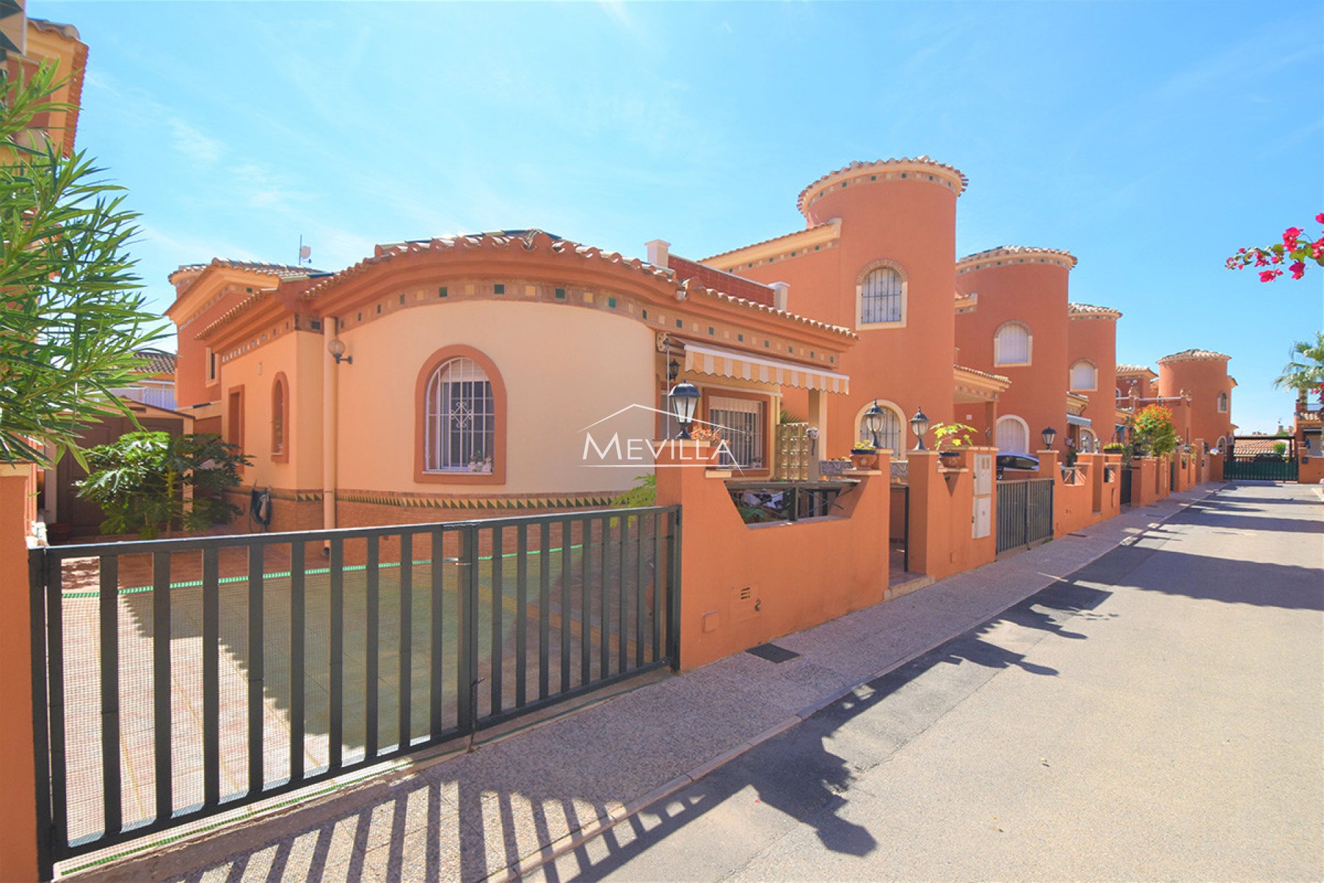 Resales - Villa - Orihuela Costa - Playa Flamenca