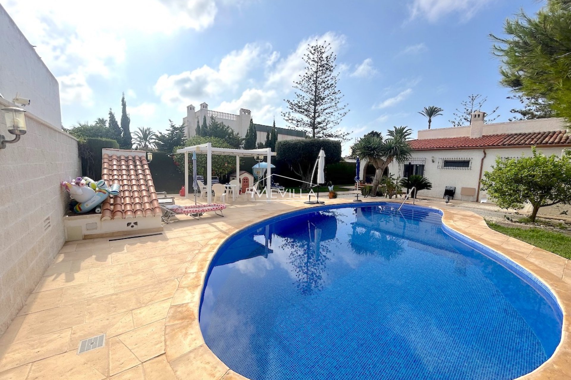 Reventas - Chalet / Villa - Orihuela Costa - La Zenia