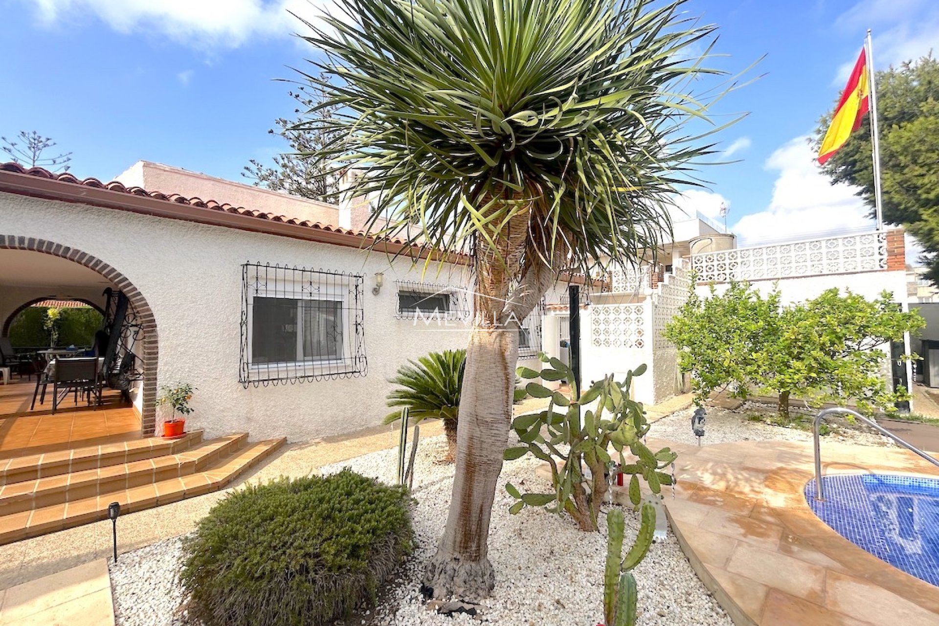 Reventas - Chalet / Villa - Orihuela Costa - La Zenia