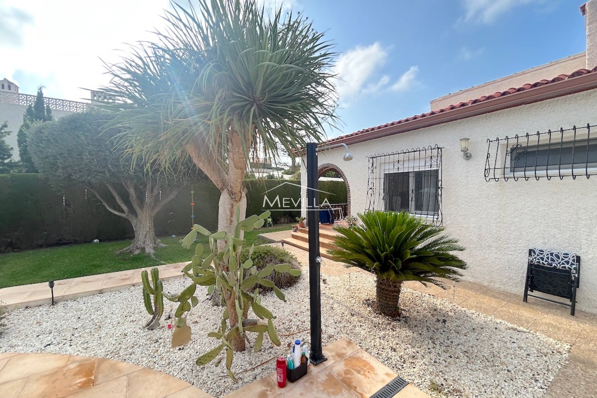 Reventas - Chalet / Villa - Orihuela Costa - La Zenia