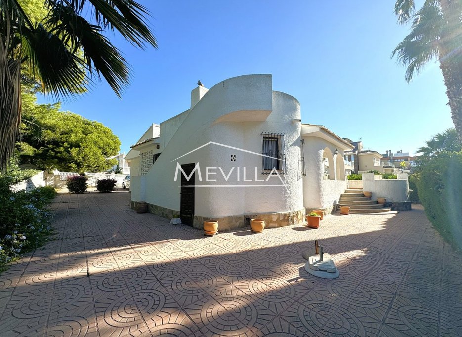 Reventas - Chalet / Villa - Orihuela Costa - La Zenia