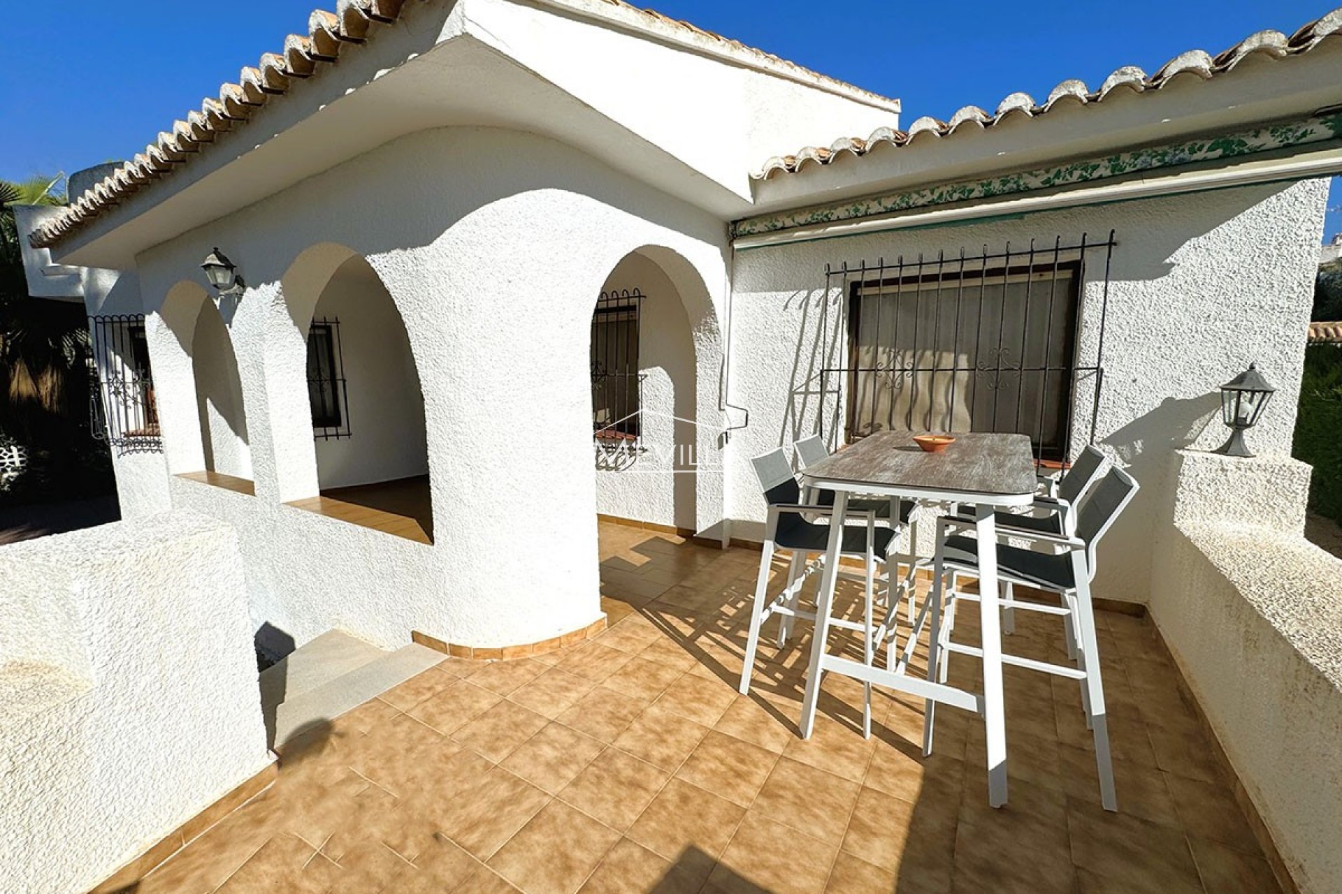 Reventas - Chalet / Villa - Orihuela Costa - La Zenia