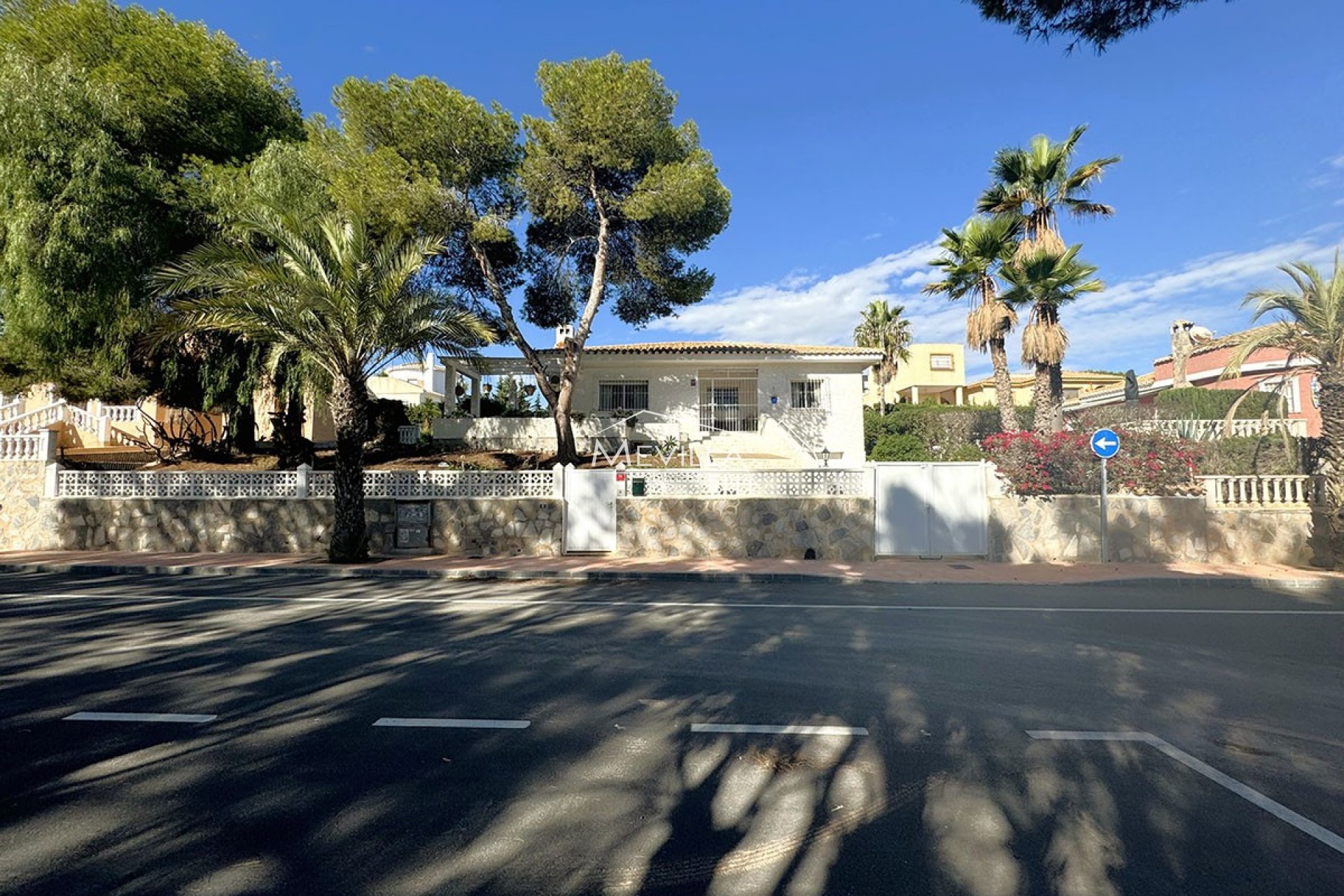 Reventas - Chalet / Villa - Orihuela Costa - La Zenia