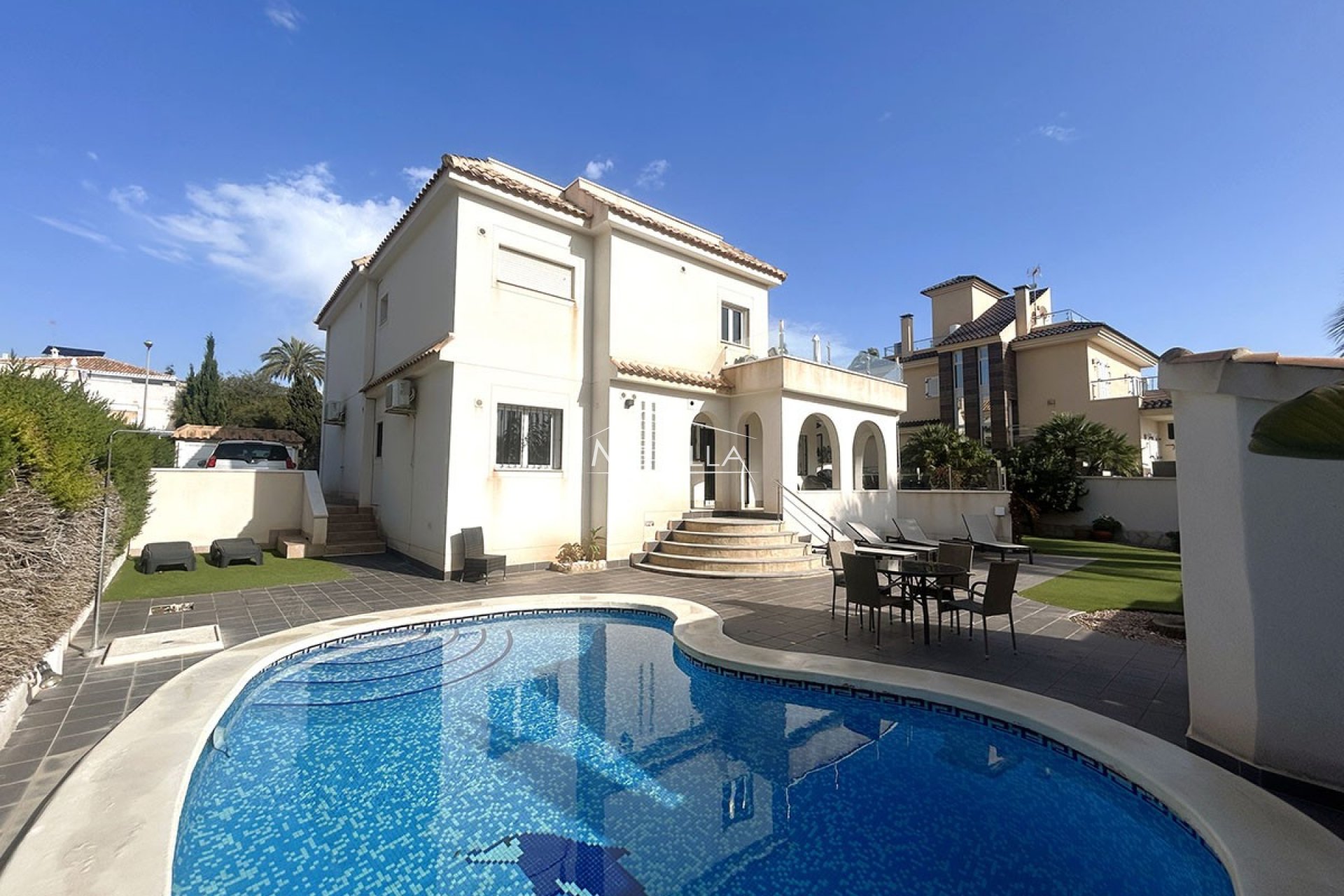 Reventas - Chalet / Villa - Orihuela Costa - La Zenia