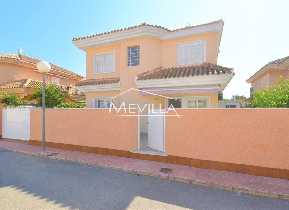 Reventas - Chalet / Villa - Torrevieja - Los Altos