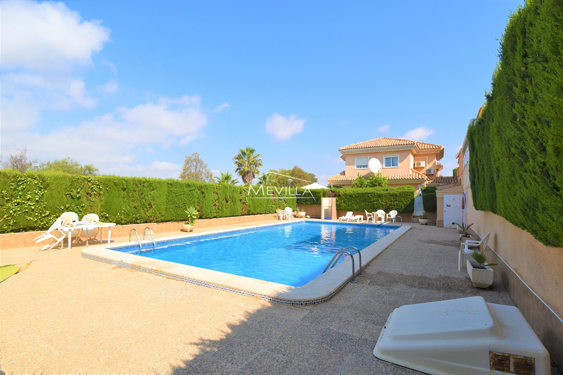 Reventas - Chalet / Villa - Torrevieja - Los Altos