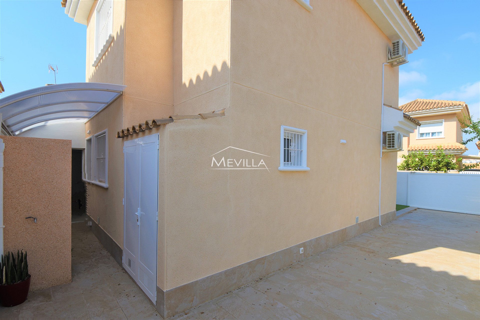 Reventas - Chalet / Villa - Torrevieja - Los Altos