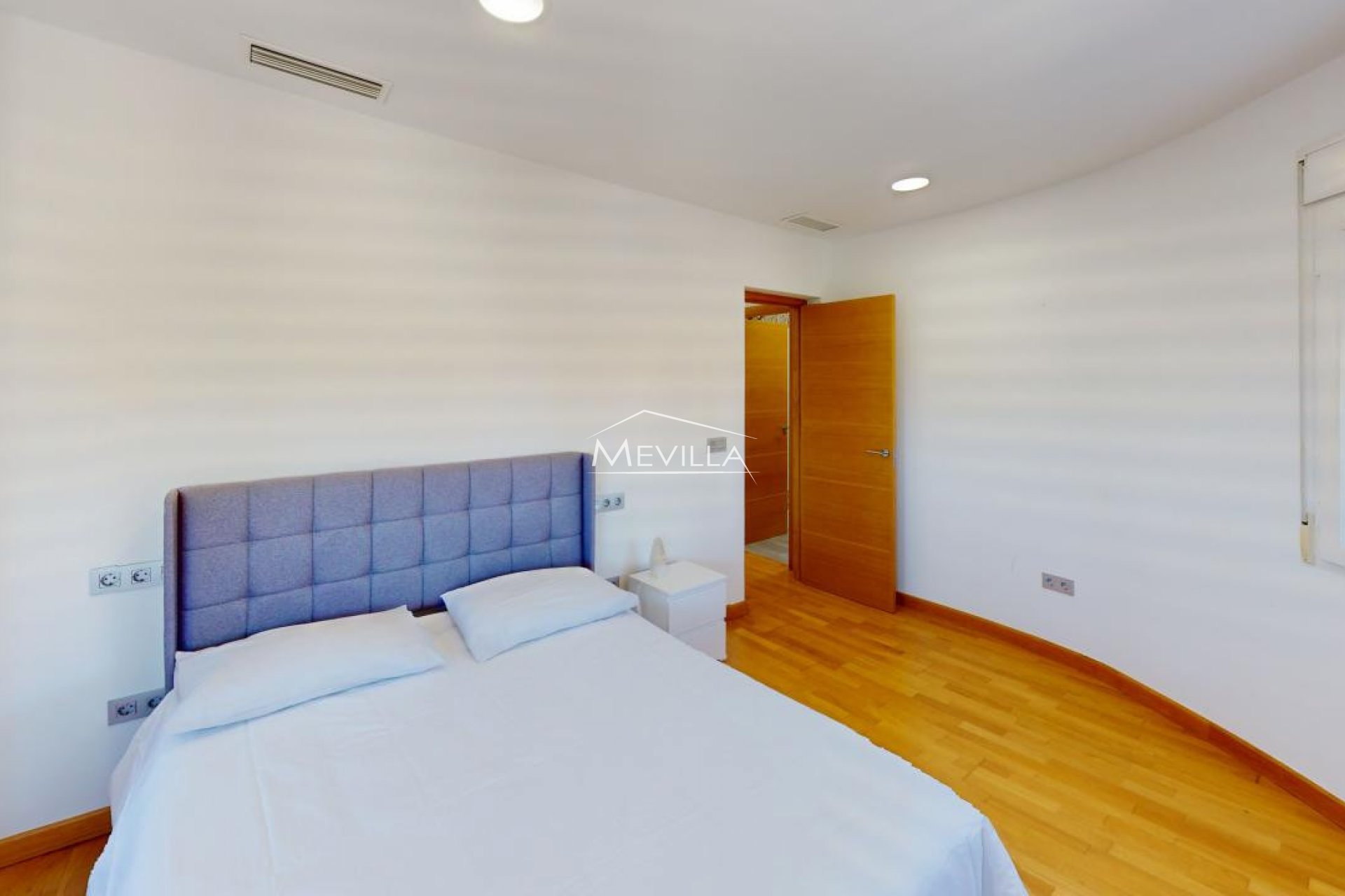 Reventas - Chalet / Villa - Torrevieja - Los Balcones