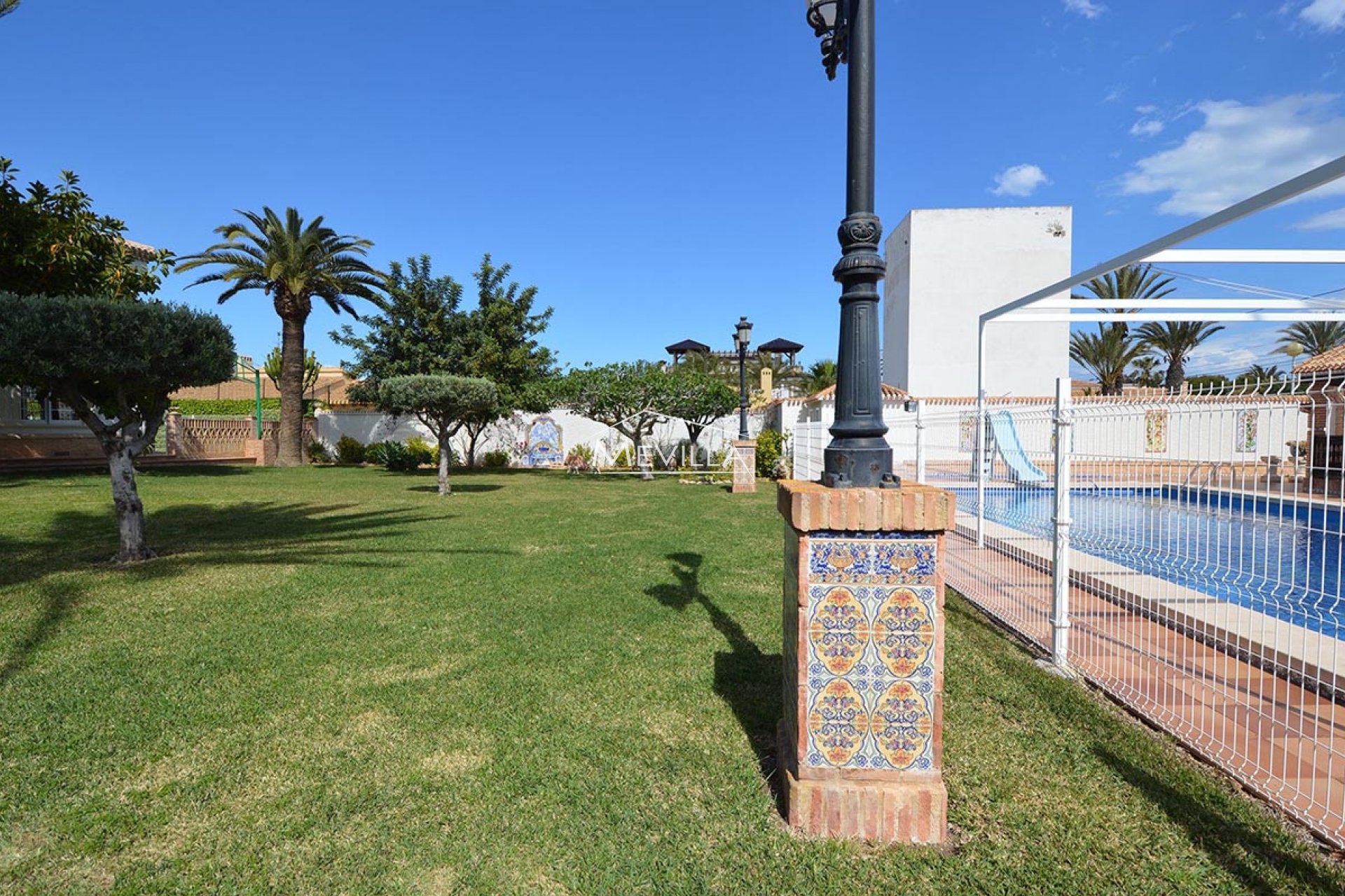 Salg (Resales) - Villa - Orihuela Costa - Cabo Roig