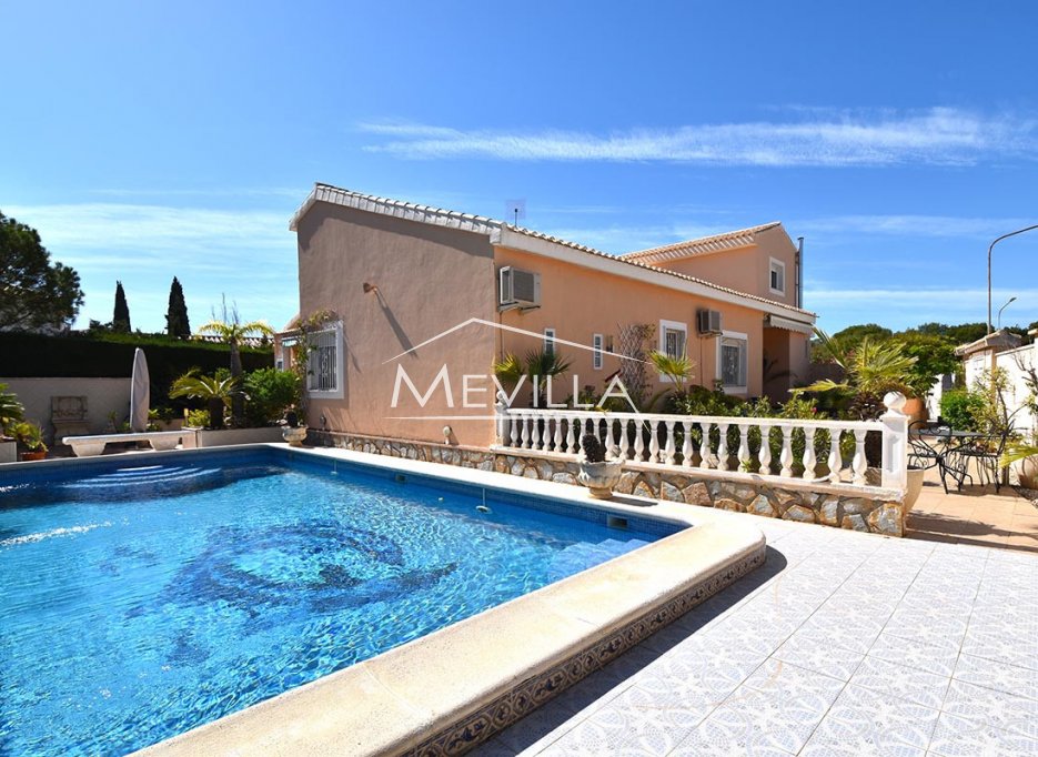 Salg (Resales) - Villa - Orihuela Costa - Campoamor