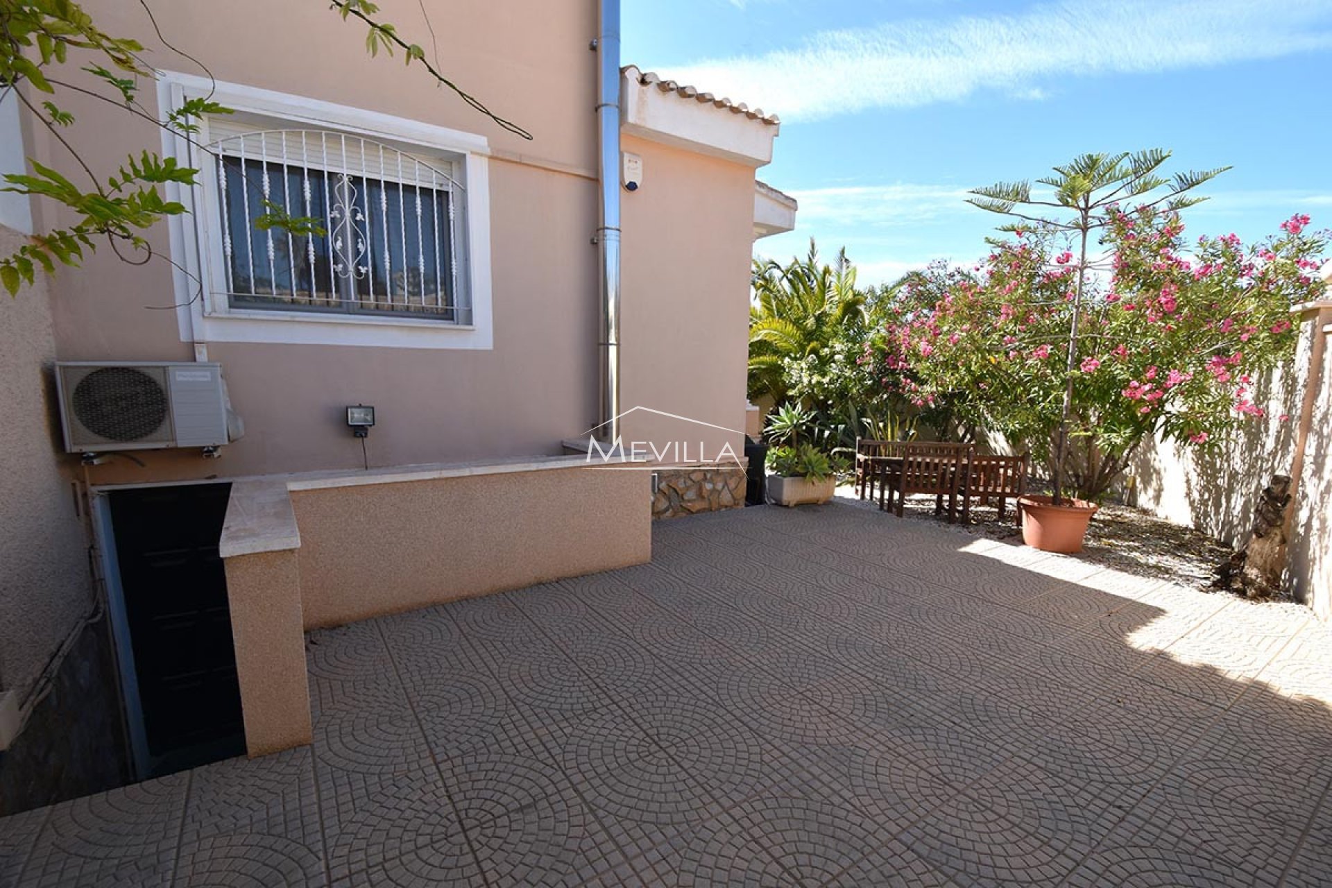 Salg (Resales) - Villa - Orihuela Costa - Campoamor