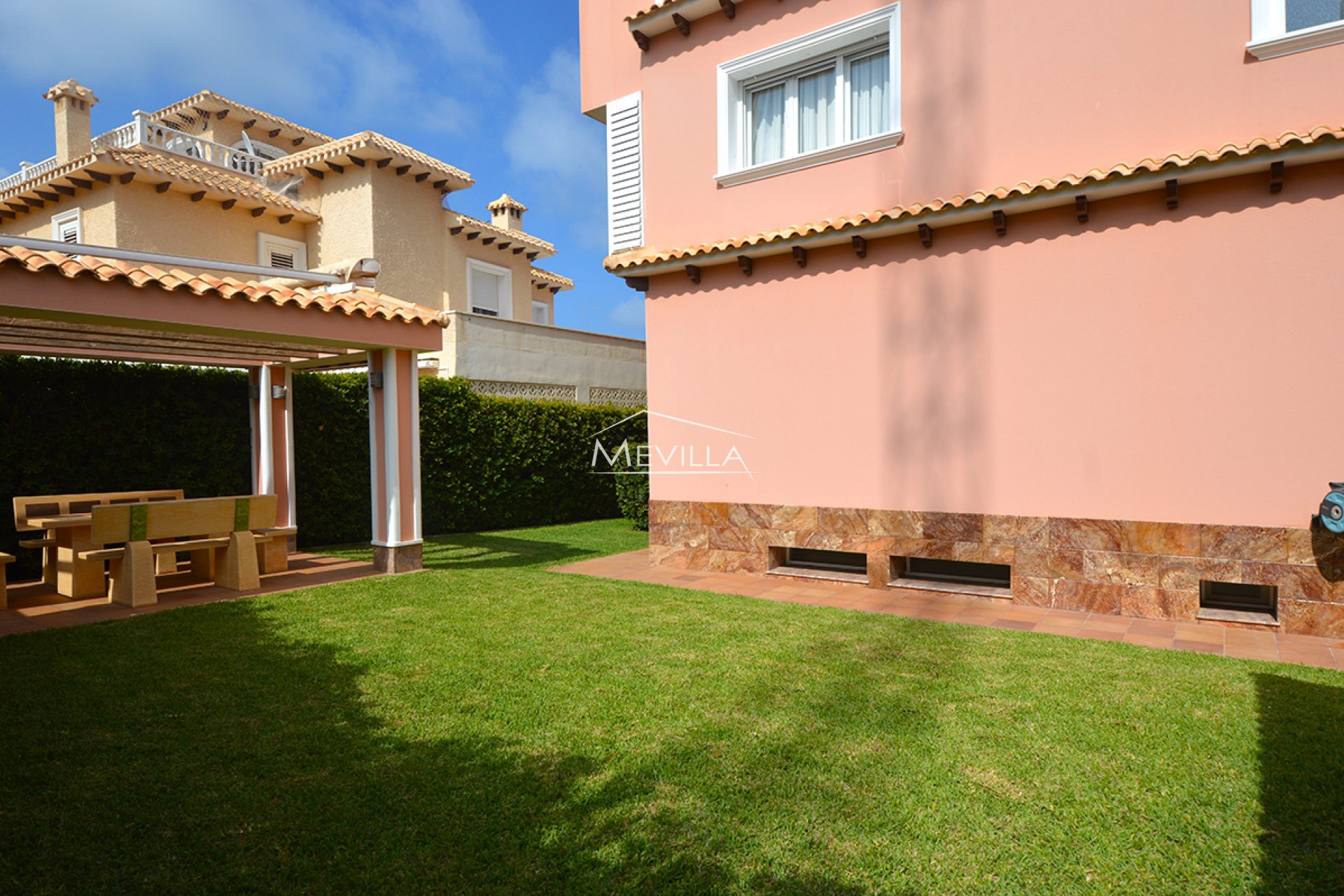 Salg (Resales) - Villa - Orihuela Costa - La Zenia