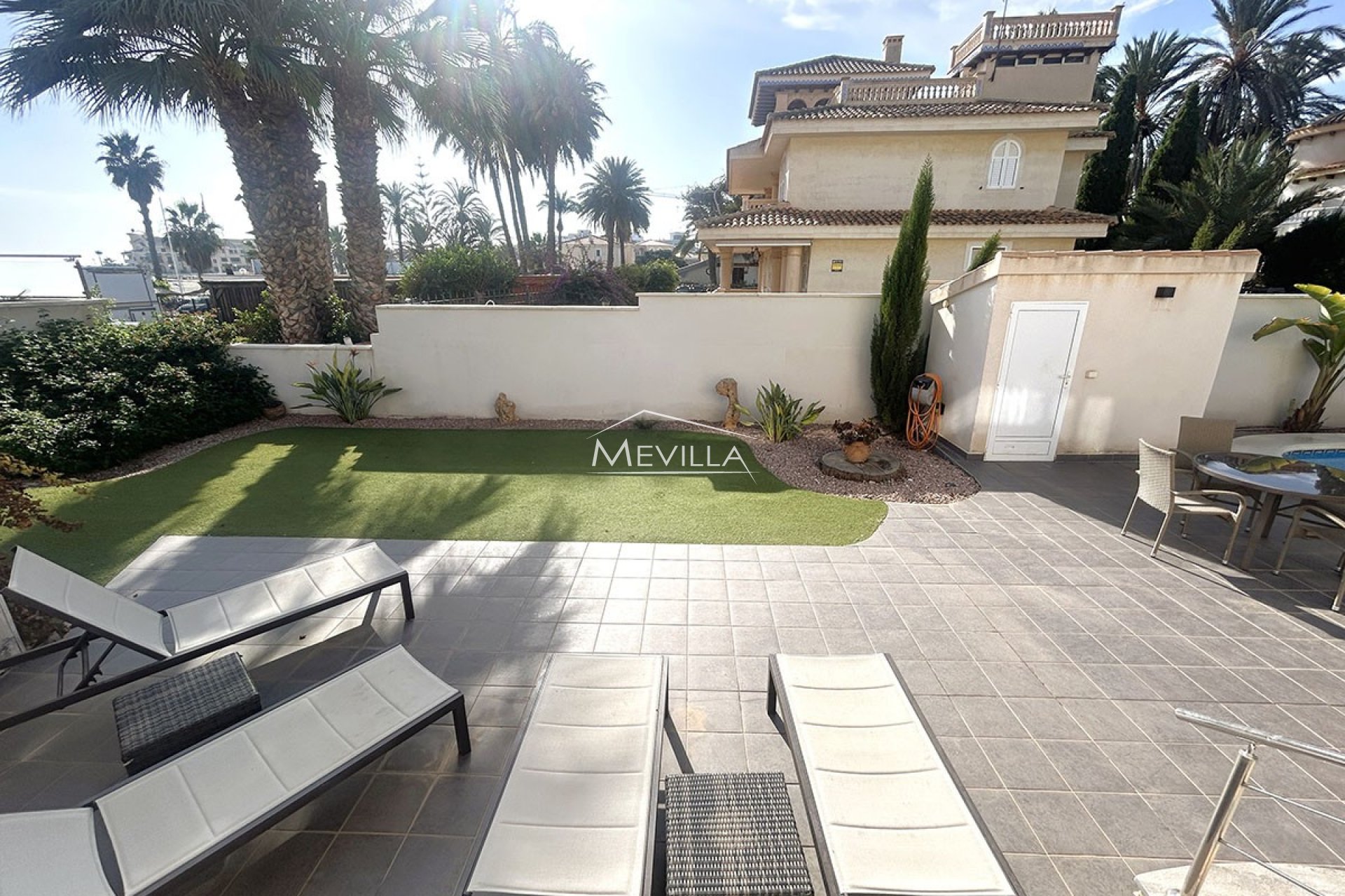 Salg (Resales) - Villa - Orihuela Costa - La Zenia