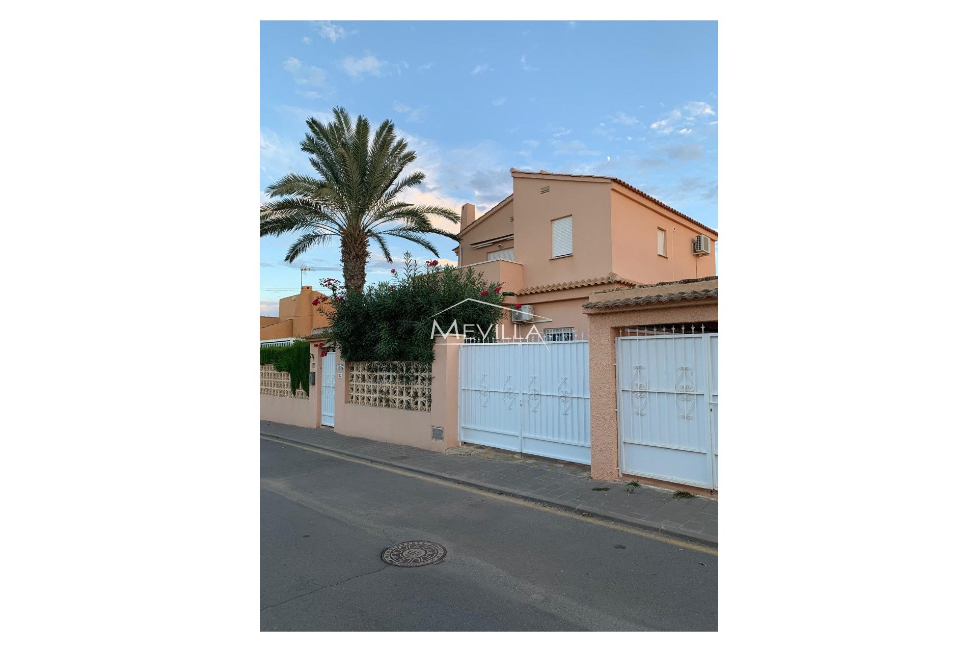 Salg (Resales) - Villa - Orihuela Costa - Mil Palmeras