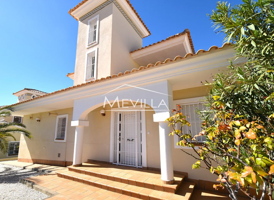 Salg (Resales) - Villa - Orihuela Costa - Villamartin