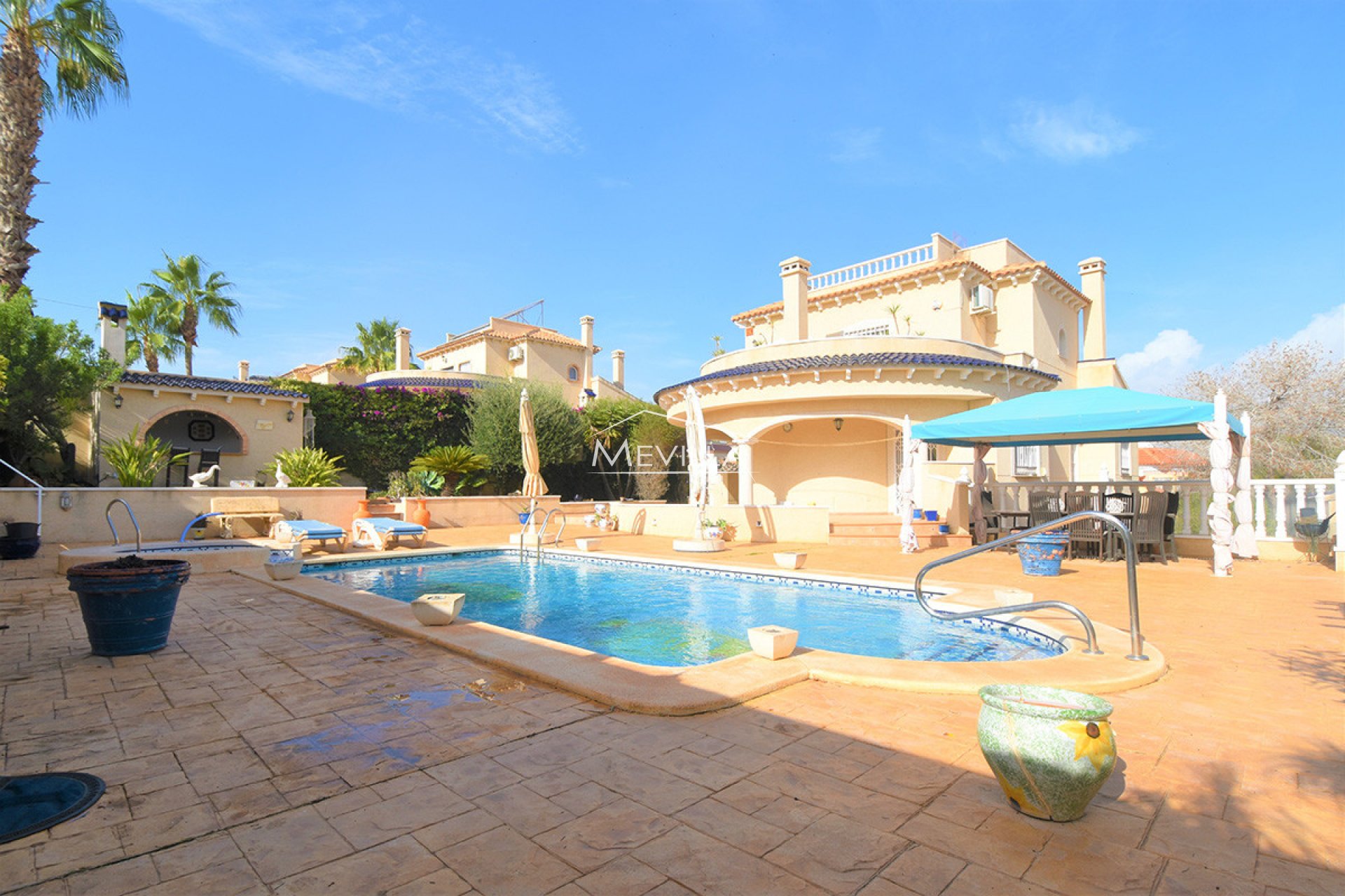 Salg (Resales) - Villa - Orihuela Costa - Villamartin