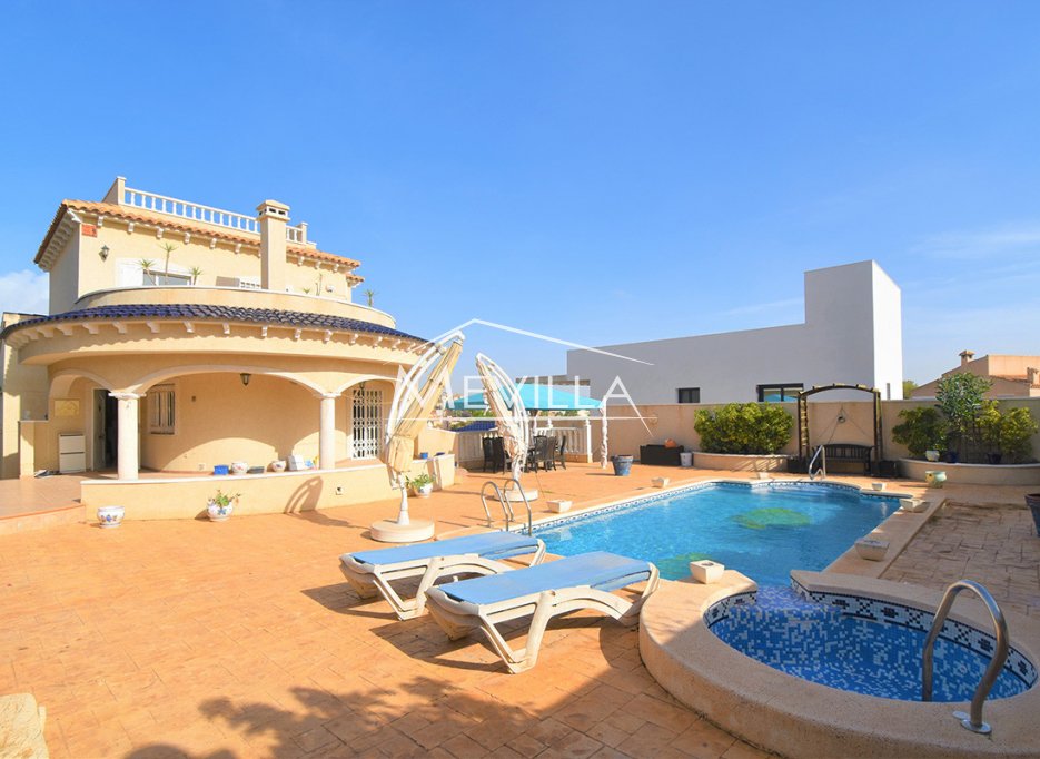 Salg (Resales) - Villa - Orihuela Costa - Villamartin