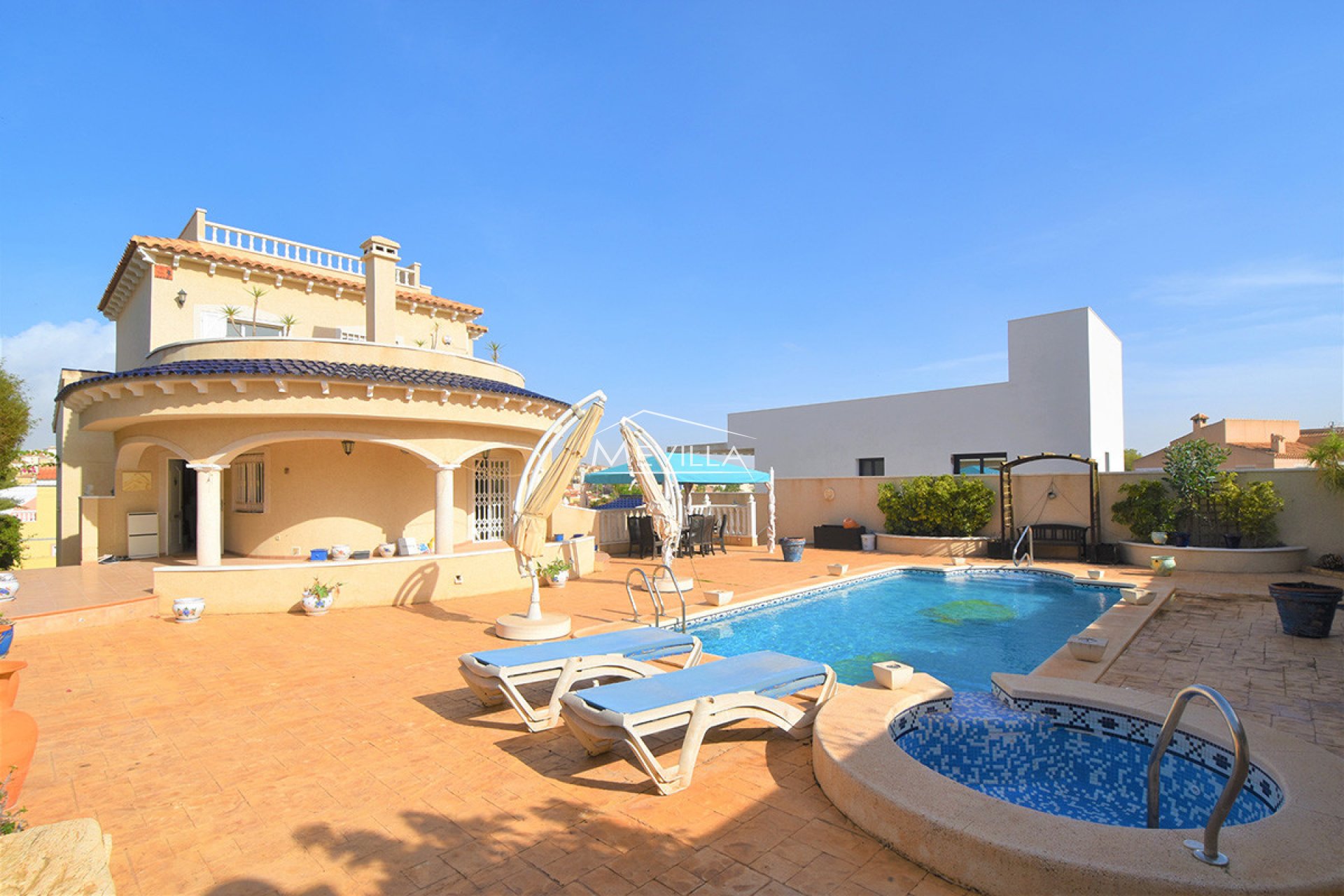 Salg (Resales) - Villa - Orihuela Costa - Villamartin