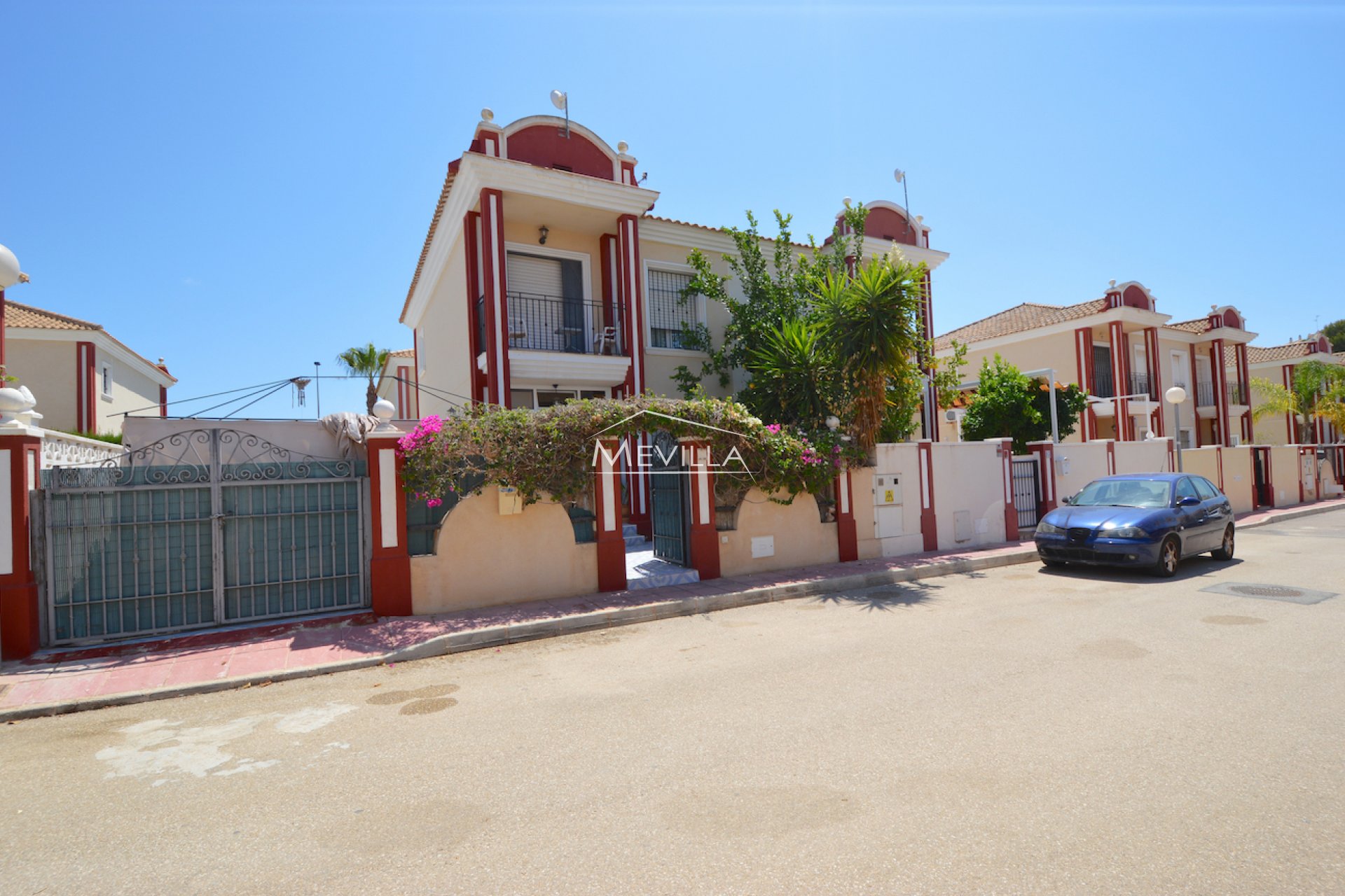 Townhouse duplex with private pool for sale in Campoamor.