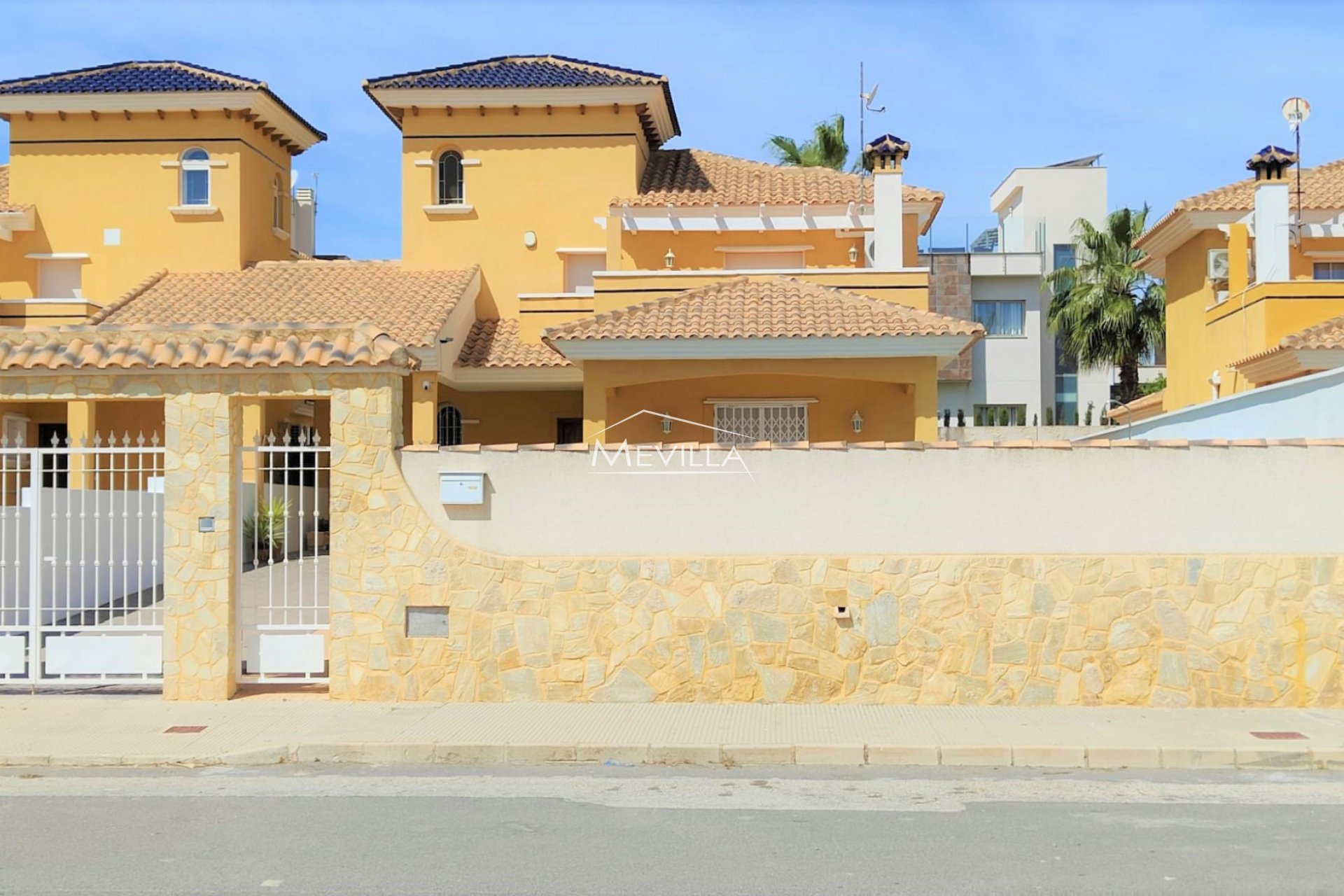 Verkäufe - Villa - Orihuela Costa - La Zenia