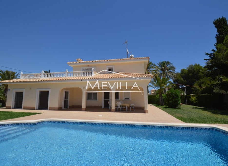 VILLA A POCOS METROS DE LA PLAYA DE CABO ROIG