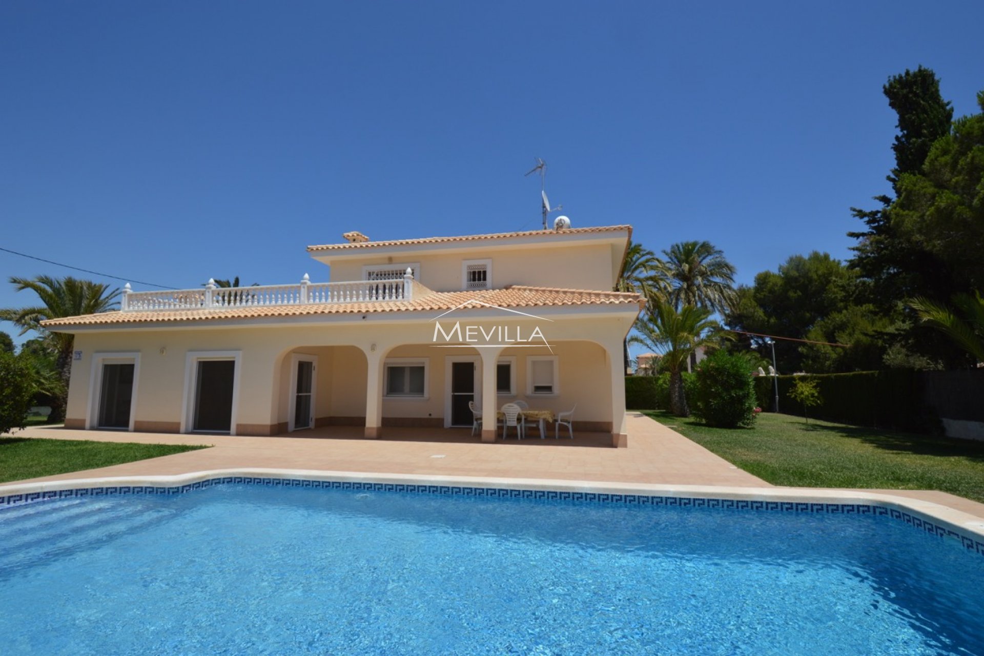 VILLA A POCOS METROS DE LA PLAYA DE CABO ROIG