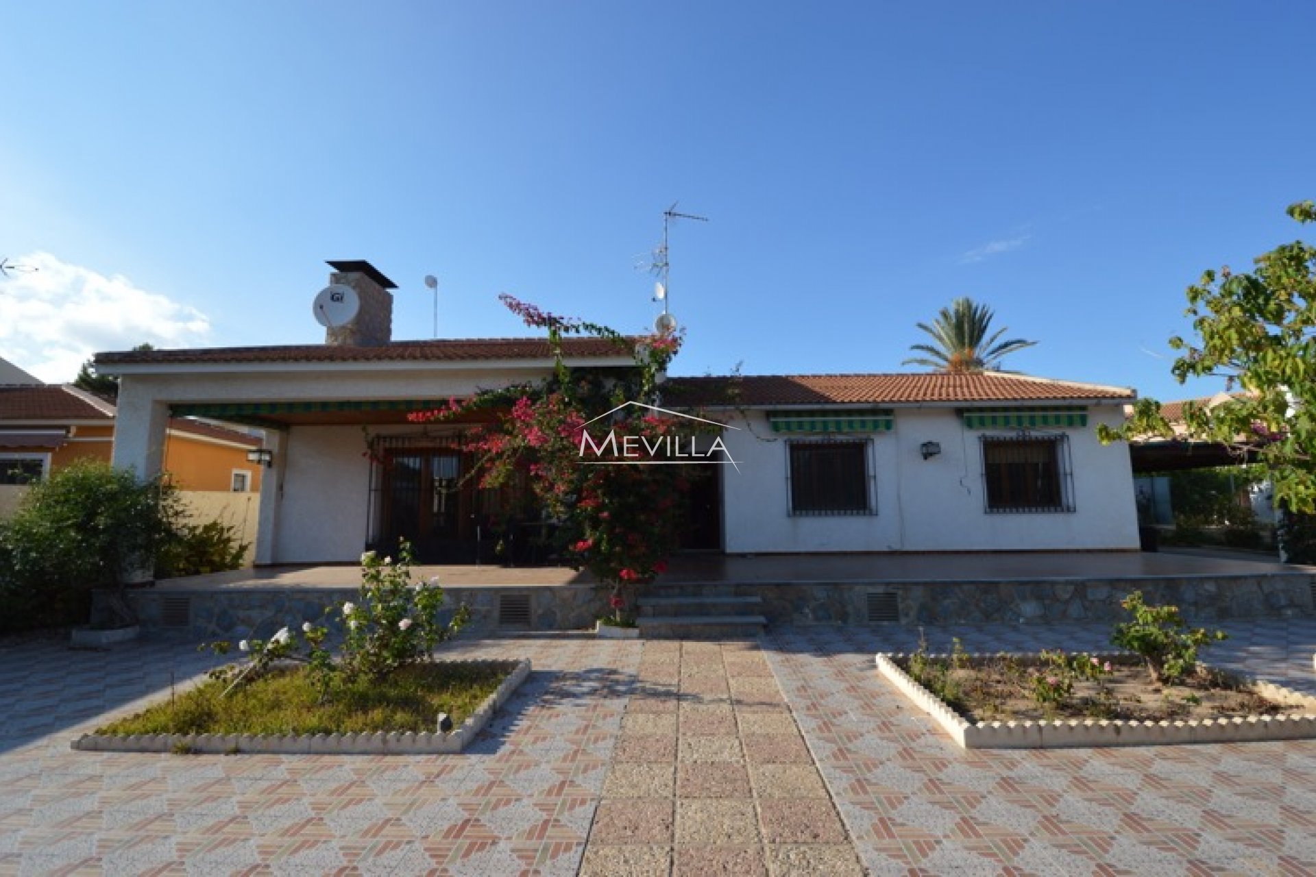 Villa en Campoamor que requiere reforma en venta