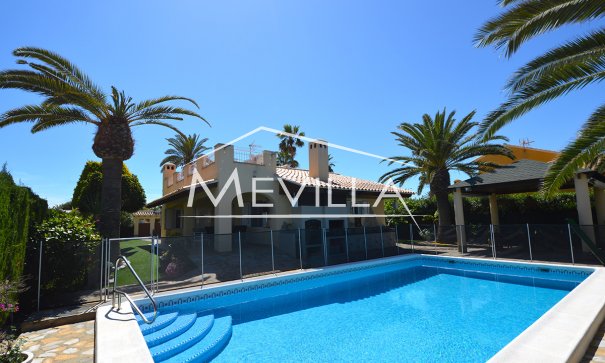 Villa - Resales - Orihuela Costa - CR132