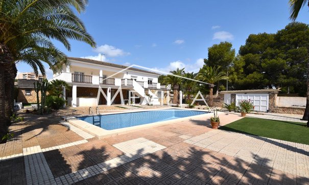 Villa - Resales - Orihuela Costa - LZ743