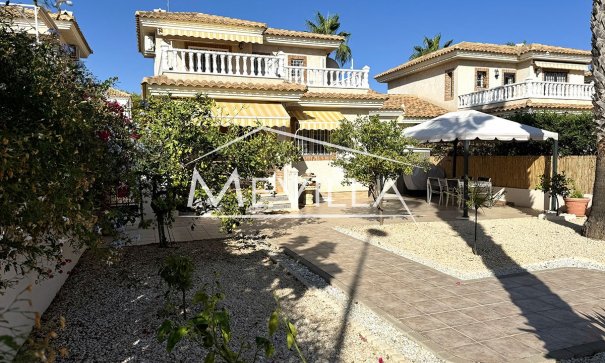 Villa - Salg (Resales) - Orihuela Costa - Villamartin