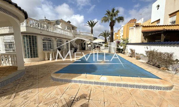 Villa - Salg (Resales) - Torrevieja - LB1092