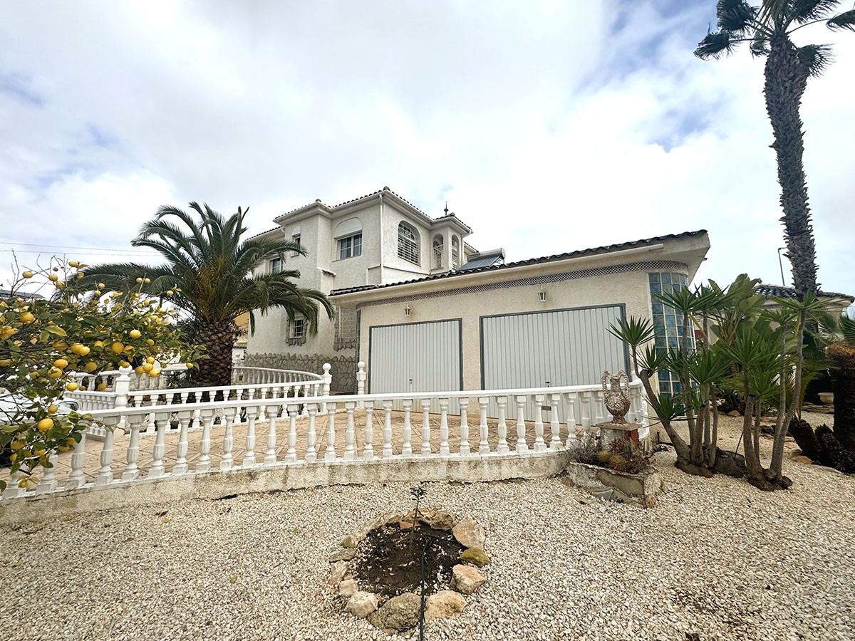 Detached Villa Torrevieja Costa Blanca South Spain