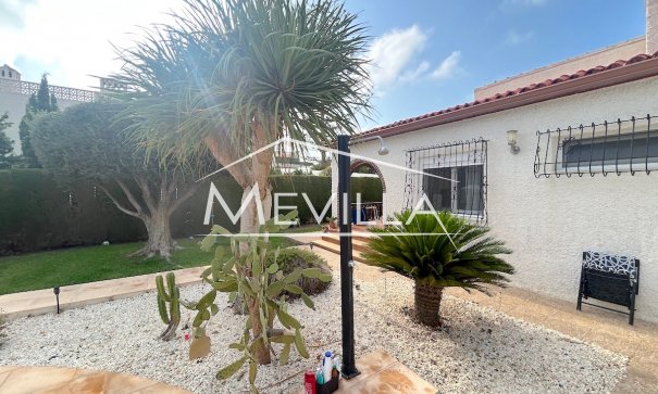 Reventas - Chalet / Villa - Orihuela Costa - La Zenia