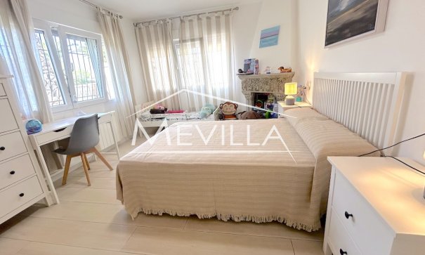 Reventas - Chalet / Villa - Orihuela Costa - La Zenia