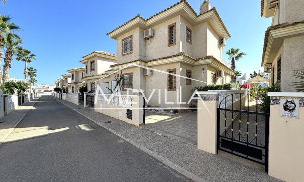 Salg (Resales) - Villa - Orihuela Costa - Villamartin