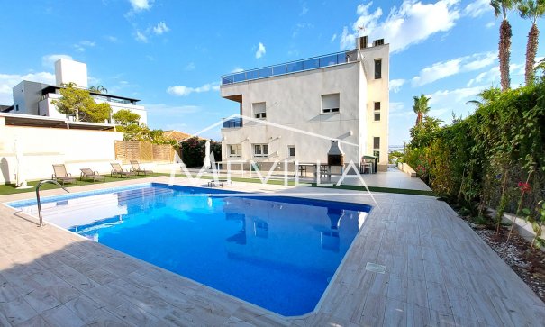 Resales - Villa - Torrevieja - Los Balcones