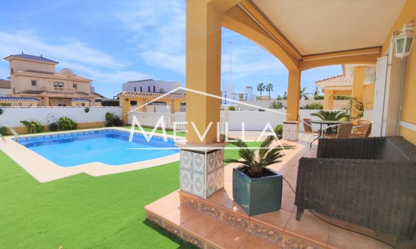 Reventas - Chalet / Villa - Orihuela Costa - La Zenia