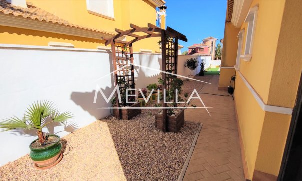 Reventas - Chalet / Villa - Orihuela Costa - La Zenia