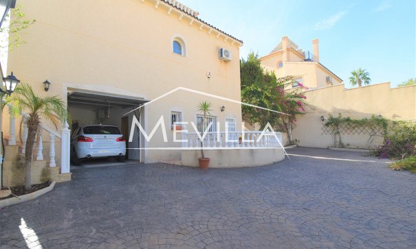 Reventas - Chalet / Villa - Orihuela Costa - Villamartin