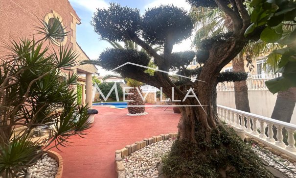 Salg (Resales) - Villa - Torrevieja - Los Balcones