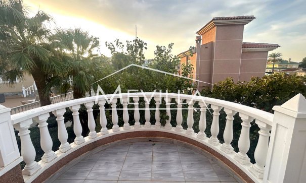 Salg (Resales) - Villa - Torrevieja - Los Balcones