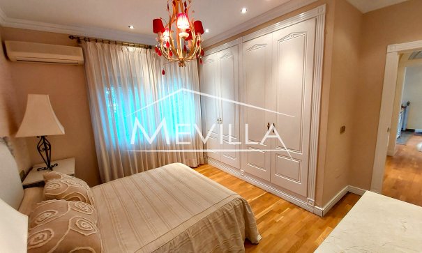 Resales - Villa - Torrevieja